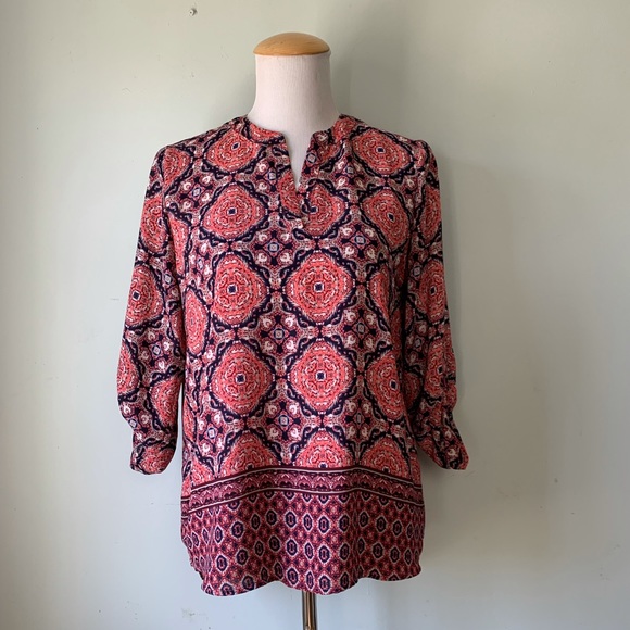 Pink Rose Tops - Pink Rose Top. Split neck, button tab sleeves.